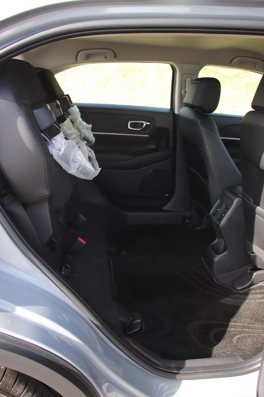 Ultra Seat 賣點，後座椅可上掀。