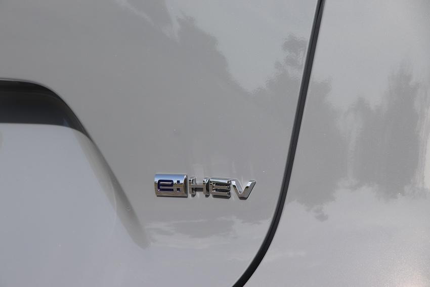 車尾有 e:HEV 銘牌。