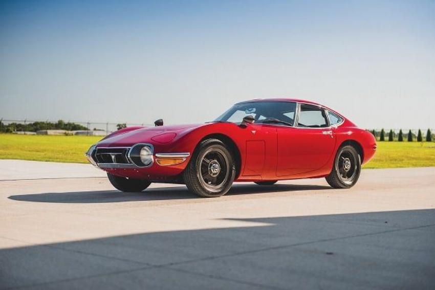 日本第一款超跑 Toyota 2000GT 相當稀有，更是拍賣會常客。