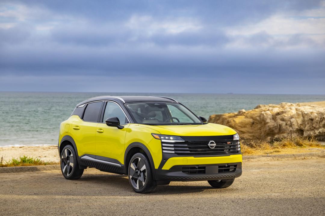 Nissan Kicks大改款採用方正且霸氣的面貌，車頭多層次水平布局更顯沉穩。