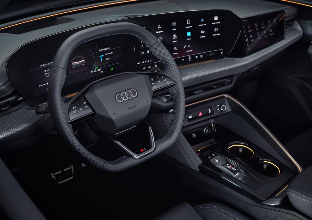 Q5車內延續Q6 e-tron的科技風格，連副駕駛座也有螢幕配置。