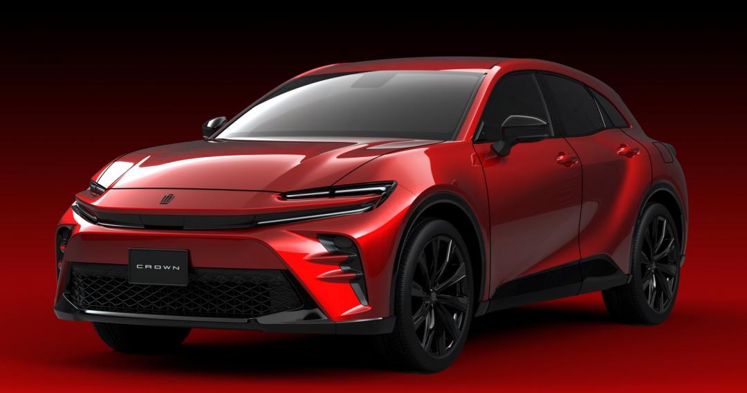 Toyota Crown Sport是皇冠家族中最具跑格氣息的車款，車頭設計更充滿侵略感。
