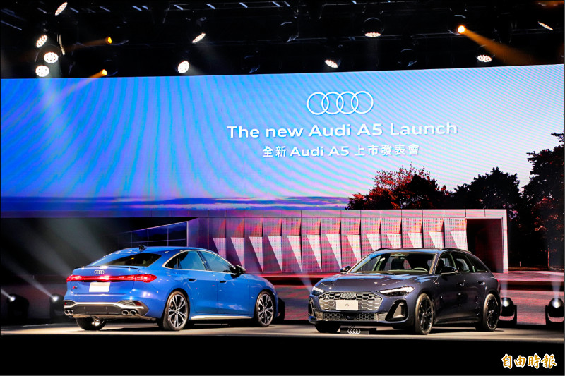 Audi A5正式在台發表Sedan四門轎車與Avant五門旅行車兩種車型選擇。圖左為S5 Sedan四門轎車、圖右為A5 Avant五門旅行車。（記者陳英傑攝）