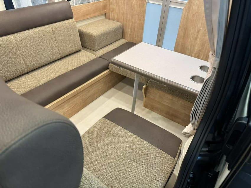 Nissan 熱門 MPV 升級豪華露營車！實用家電一應俱全 還有超大淋浴間