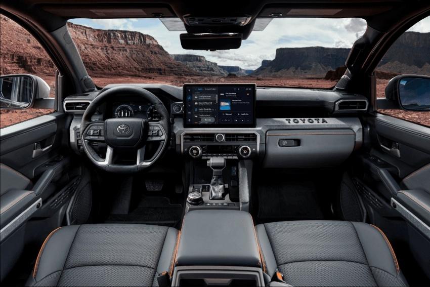 新一代 Hilux 內裝預期將比照 Tacoma 的鋪陳。