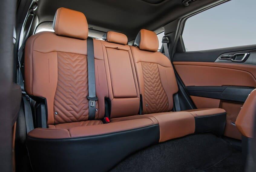 Kia 新款 Sportage 帶電出擊更有勁！換裝黑化造型展新意 台灣有望今年見