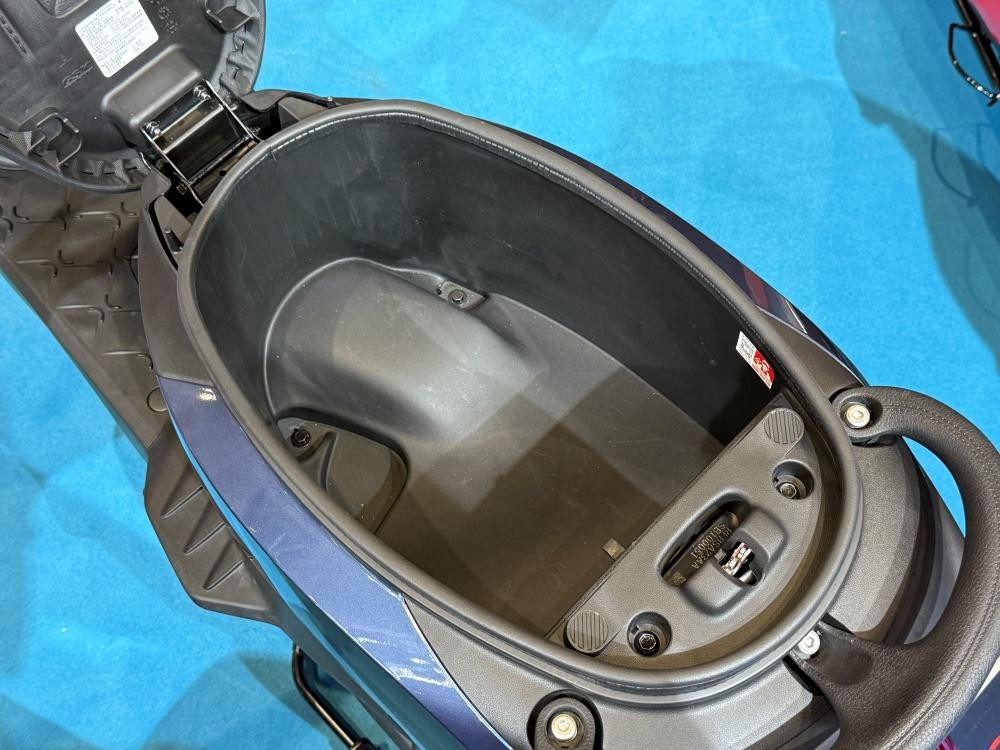 Genie 115 擁有 23 升大置物箱容量。
