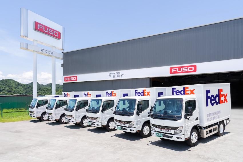 物流大廠FedEx 向 FUSO 採購 12 輛 eCanter，首批共有 6 輛 eCanter 交車。