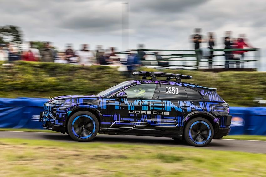 電動 Cayenne 配備了保時捷主動車高控制系統 （Porsche Active Ride）。