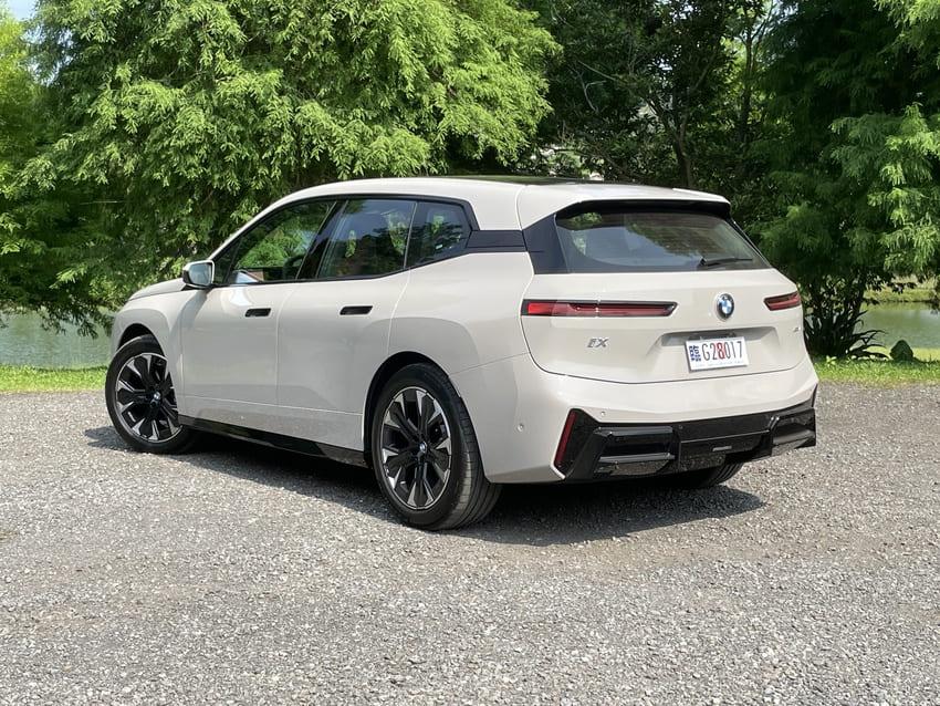透過 M Sport 套件強化動感跑格。