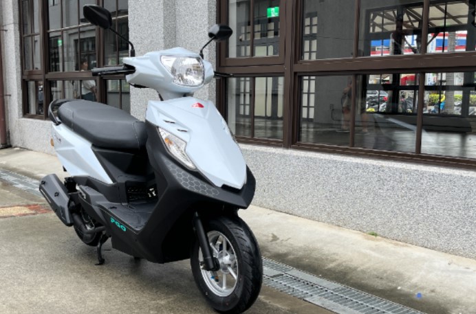 PGO全台首輛油電速克達上市 isavR威力125叫戰車市 每公升跑65.6公里問鼎省油王