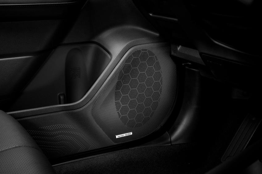 SHEV i-S EyeSight 有 Harman Kardon 音響系統與 11 支揚聲器。