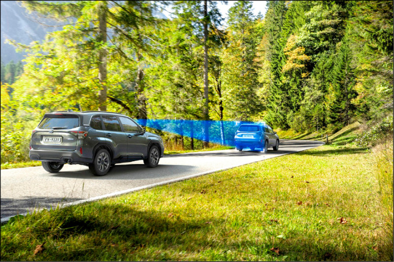 Forester全車系標配進階版EyeSight 4.0、駕駛異常自動煞停系統、HDC陡坡緩降系統等安全科技。圖為SHEV i-S EyeSight。