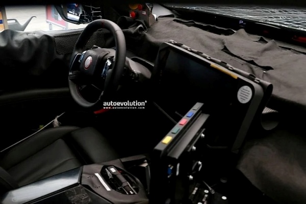 新一代 BMW X5 內裝首度曝光！全景抬頭顯示器搭配 17.9 吋螢幕