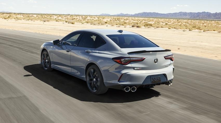 TLX Type S 搭載 SH-AWD 與可輸出 355 匹馬力的 V6 渦輪引擎。