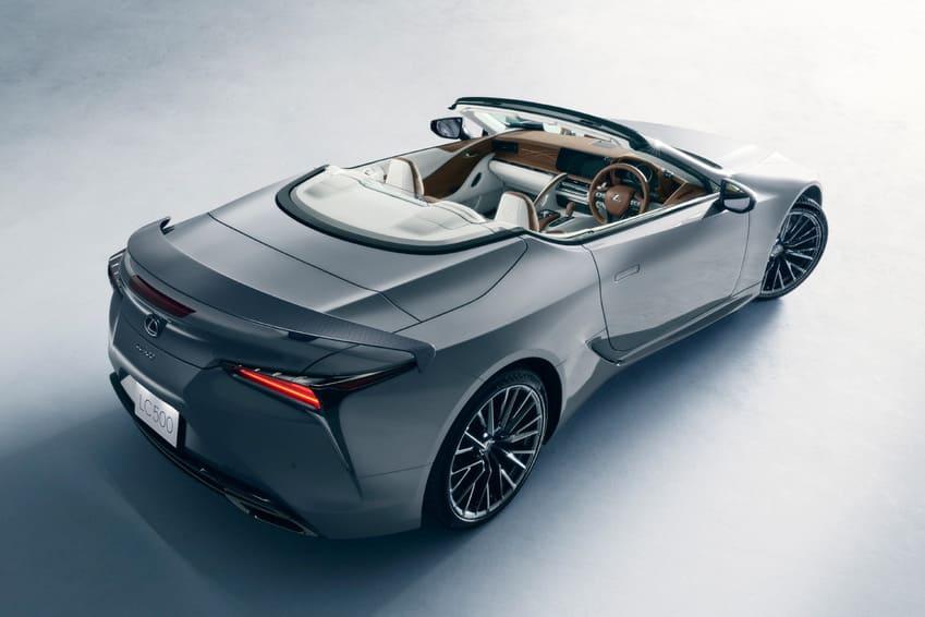 圖為 LC500 Convertible Pinnacle 特仕版。