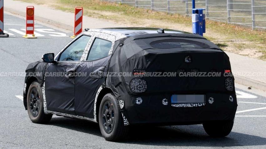 全新 Ioniq 2 車尾類似於 Veloster 鋼砲元素。