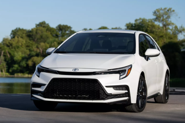 Toyota 美規 Corolla 戰力升級售價調漲！入門車系配備更完整