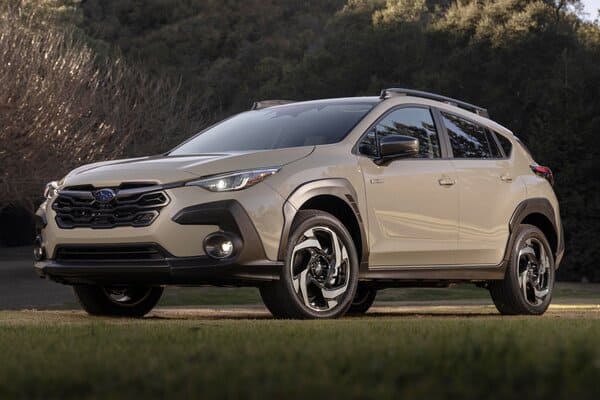 Subaru 入門跨界 SUV 新年式動力升級！Toyota 油電技術加持續航力破千