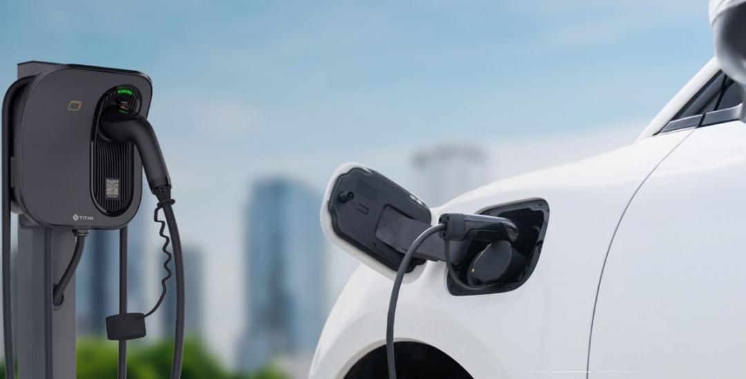 家中或社區若可安裝充電樁，沒有充電問題就適合購買電動車。（星舟快充提供）