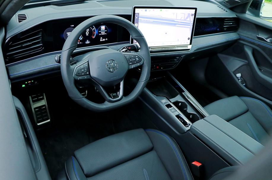 Passat Variant與Tiguan都導入最新世代的科技座艙，以15吋超大螢幕與MIB4全新車載系統為亮點。