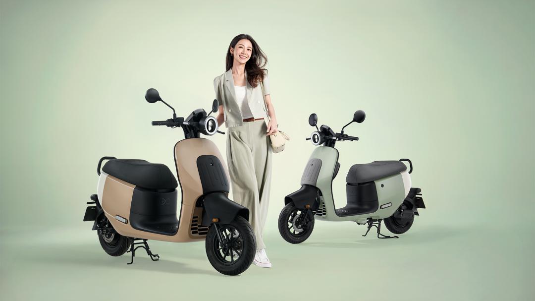 Gogoro EZZY追加「淺棕」（圖左）與「淡綠」（圖右）兩種車色，提供代步新選擇。
