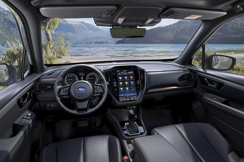 新世代 Forester 搭載 11.6 吋直立式觸控螢幕。
