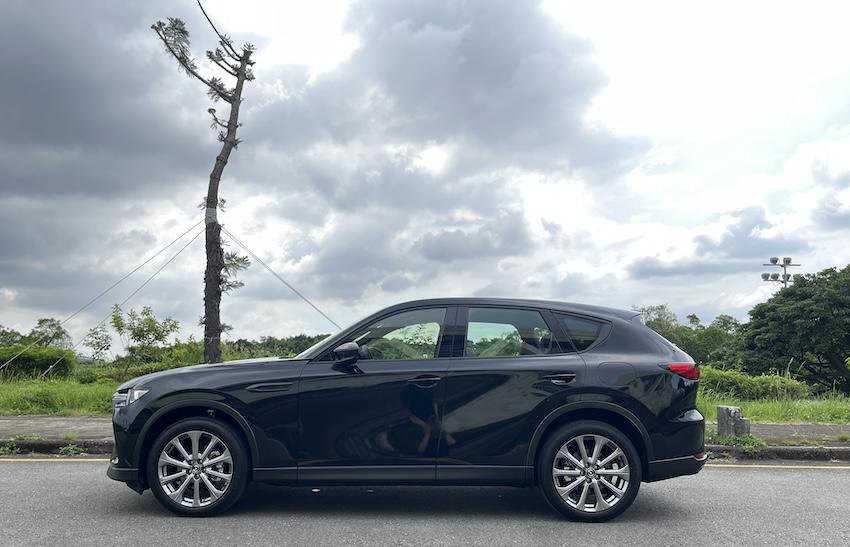 格局放大後的 CX-60 25S AWD Exclusive，氣派度更勝對手。