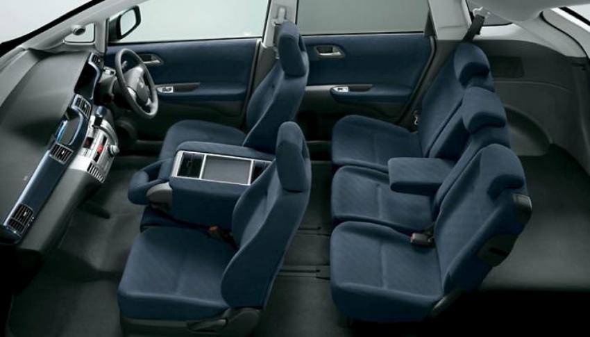 過去 FR-V 擁有獨特的雙排 6 人座布局。