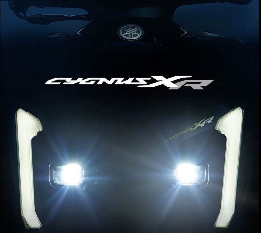 七代勁戰 Cygnus XR 採左右式大燈設計。