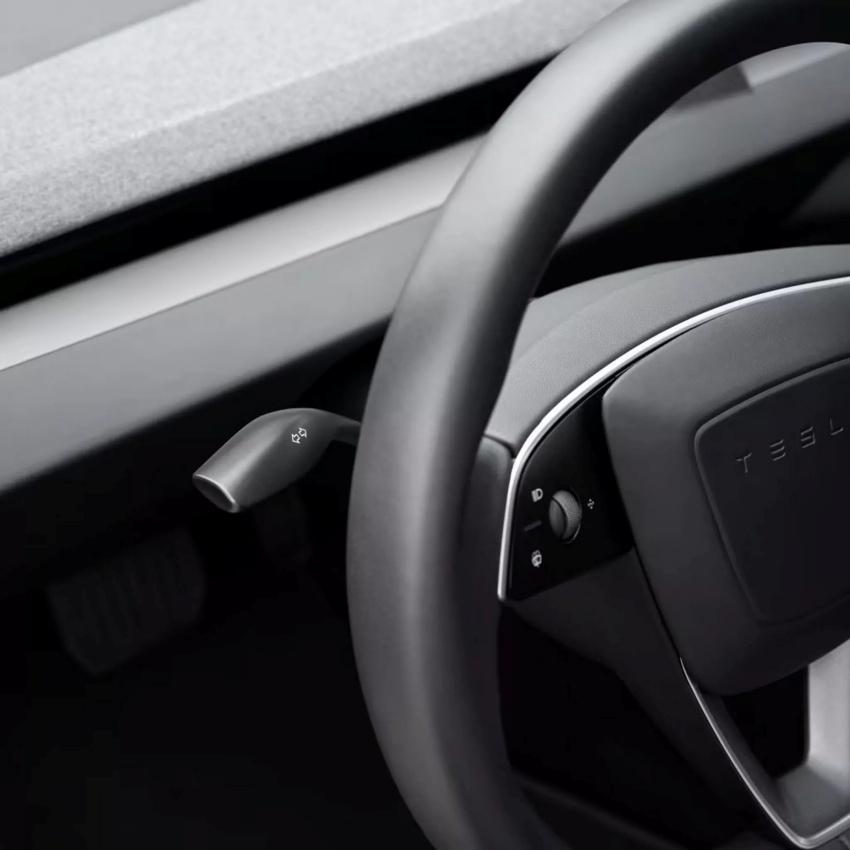 改回方向燈撥桿操控更加直覺。