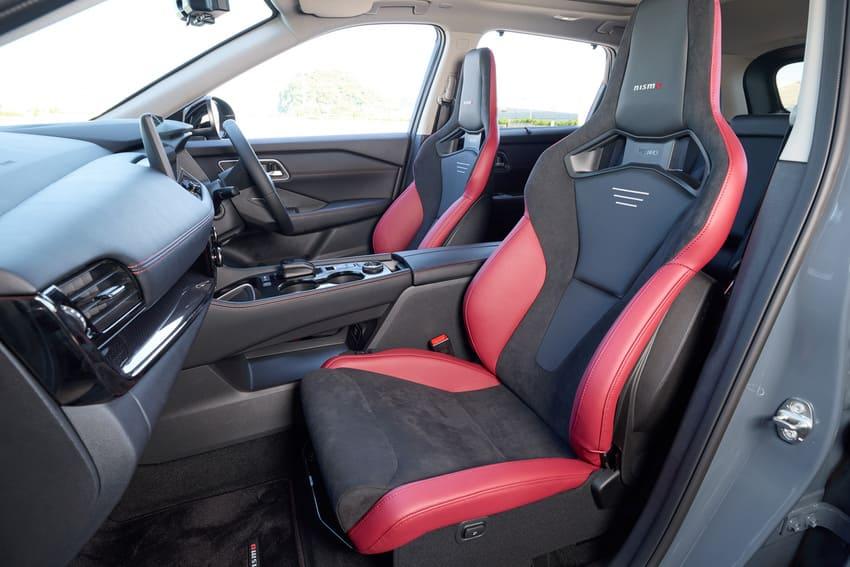 Recaro 跑車座椅為選配項目，可進一步提升駕馭感受。