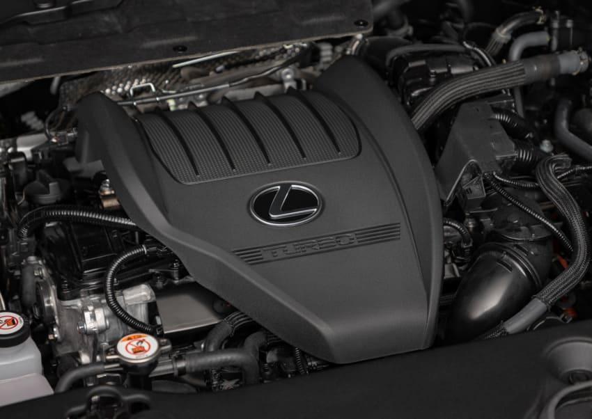 TX 550h+ 搭載全新的 3.5升 PHEV 插電式油電系統，可純電行駛 53 公里。
