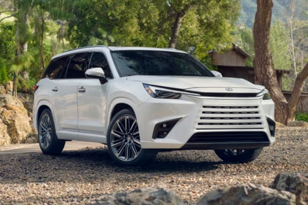 Lexus 七人座休旅 TX 新年式亮相！調整豪華細節 三排空間是最大賣點