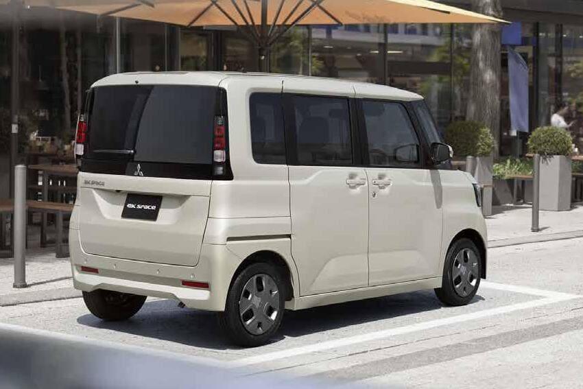方正車身輪廓能提供寬裕車室空間。