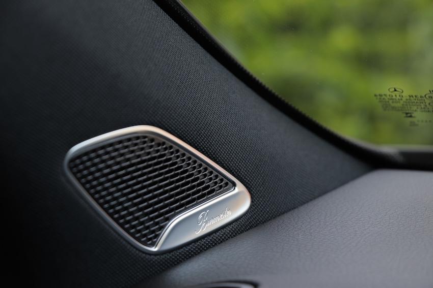 GLA 200 摘星版也擁有Burmester 環場音響系統附 12 支揚聲器，支援 Dolby Atmos 杜比全景聲