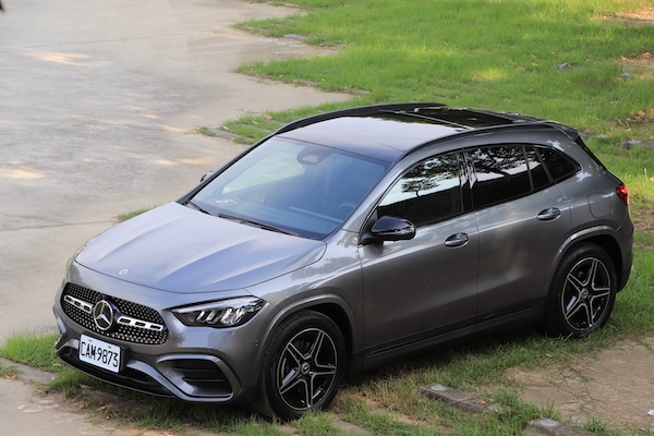 賓士用豪華小休旅吸引年輕人  GLA 200 摘星版配備全到位還降價