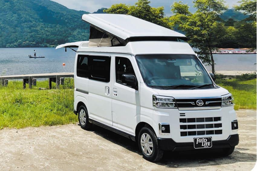 Field Life 推出 Vita 露營車，透過掀頂設計為小車爭取更好的空間表現。