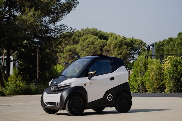 Nissan 搶進微型電動車市場！滿電續航近 160 公里 主打市區使用