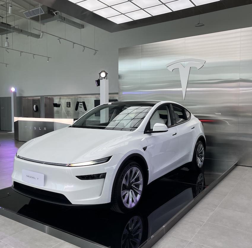 Tesla Model Y 連兩月大量交車。