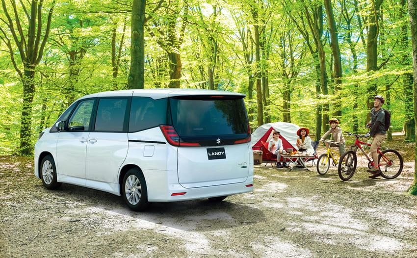 新增鉑金白車色展現新意。