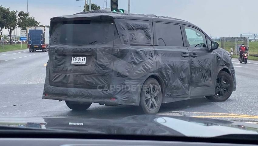 整體輪廓以及外型特徵和 Nissan 預告圖基本相同。