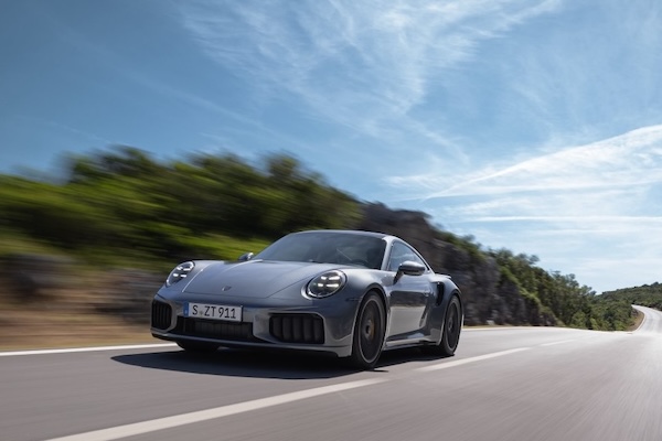 史上最強保時捷 911 Turbo S 來了！驚人 711 匹馬力  2.5 秒加速破百