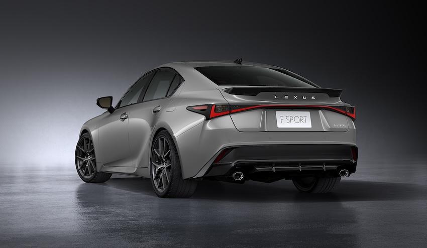 Lexus 以「成熟」為核心開發理念，在舒適的駕駛體驗與激進的運動設計進行提升。