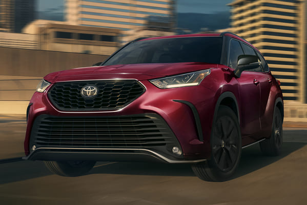 Toyota 高級版 RAV4 新年式登場！主打三排七人座空間 油電加持更有勁