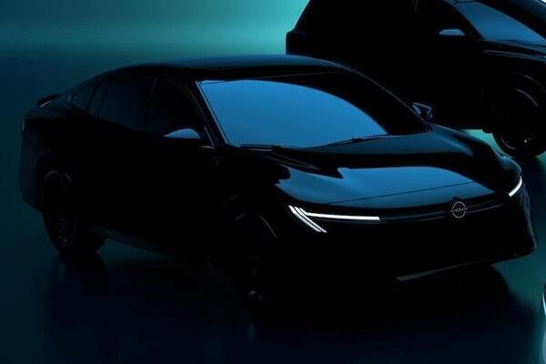 Nissan 大改款 Sentra 嶄新外型搶先看！相關資訊曝光 車格放大更氣派