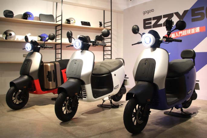 Gogoro EZZY 500白牌動力新選擇 首次搭載智慧駐車輔助 定速巡航減輕長途疲累感