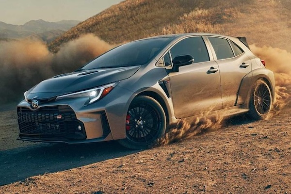 Toyota 最強 Corolla 無偽裝實車首度曝光！上看 330 匹馬力年底有望上市