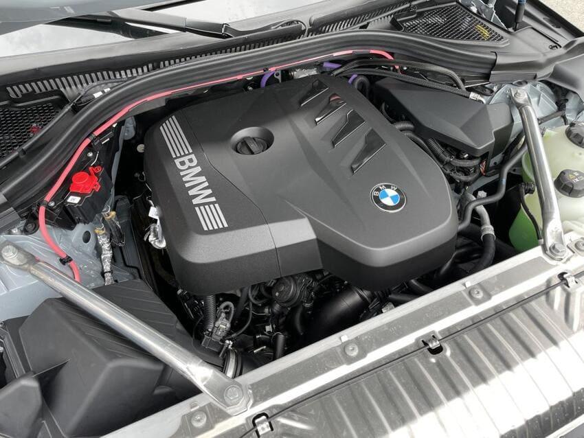 先前傳出賓士有意向 BMW 購買四缸引擎來降低開發成本。