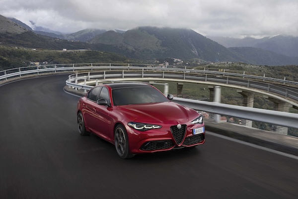 睽違 18 年重返台灣市場！愛快羅密歐 Alfa Romeo 轎跑／運動休旅雙車系一同發表